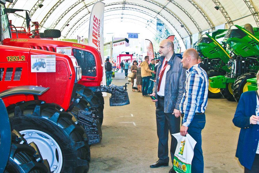 Tractor Belarus 1221.2-Tropic